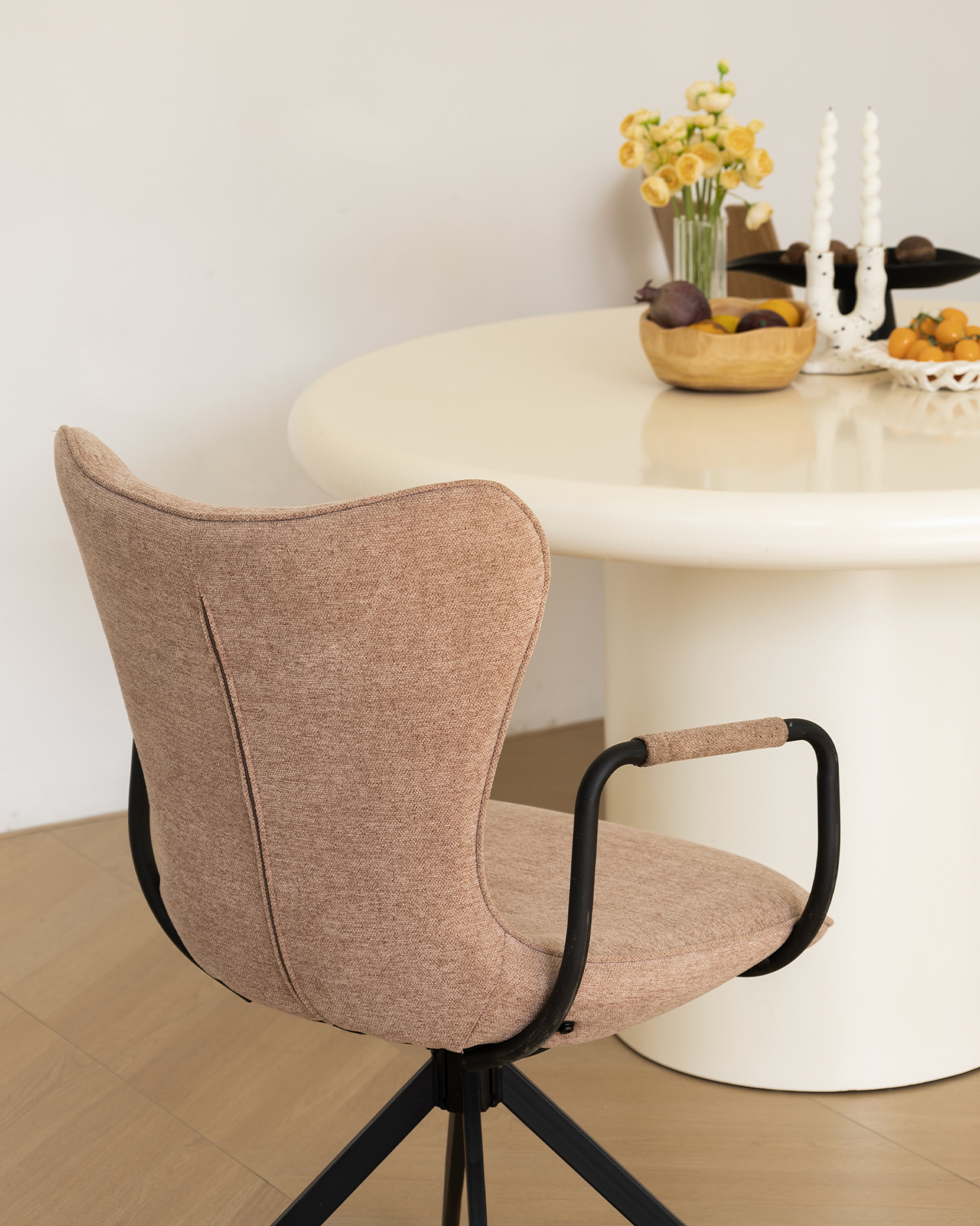 বাহু সহ সমসাময়িক ডাইনিং চেয়ার বাহু সহ সমসাময়িক ডাইনিং চেয়ার