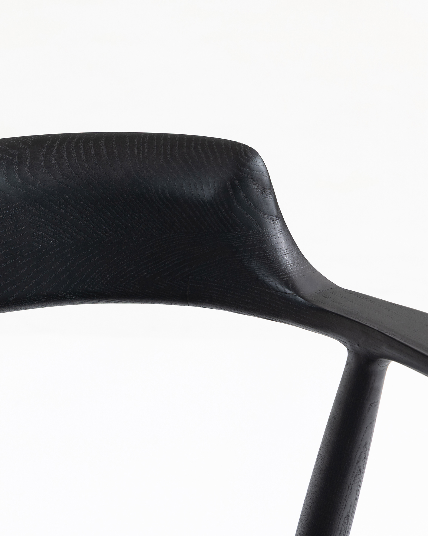 মিনিমালিস্ট আর্মরেস্ট কাঠের চেয়ার মিনিমালিস্ট আর্মরেস্ট কাঠের চেয়ার