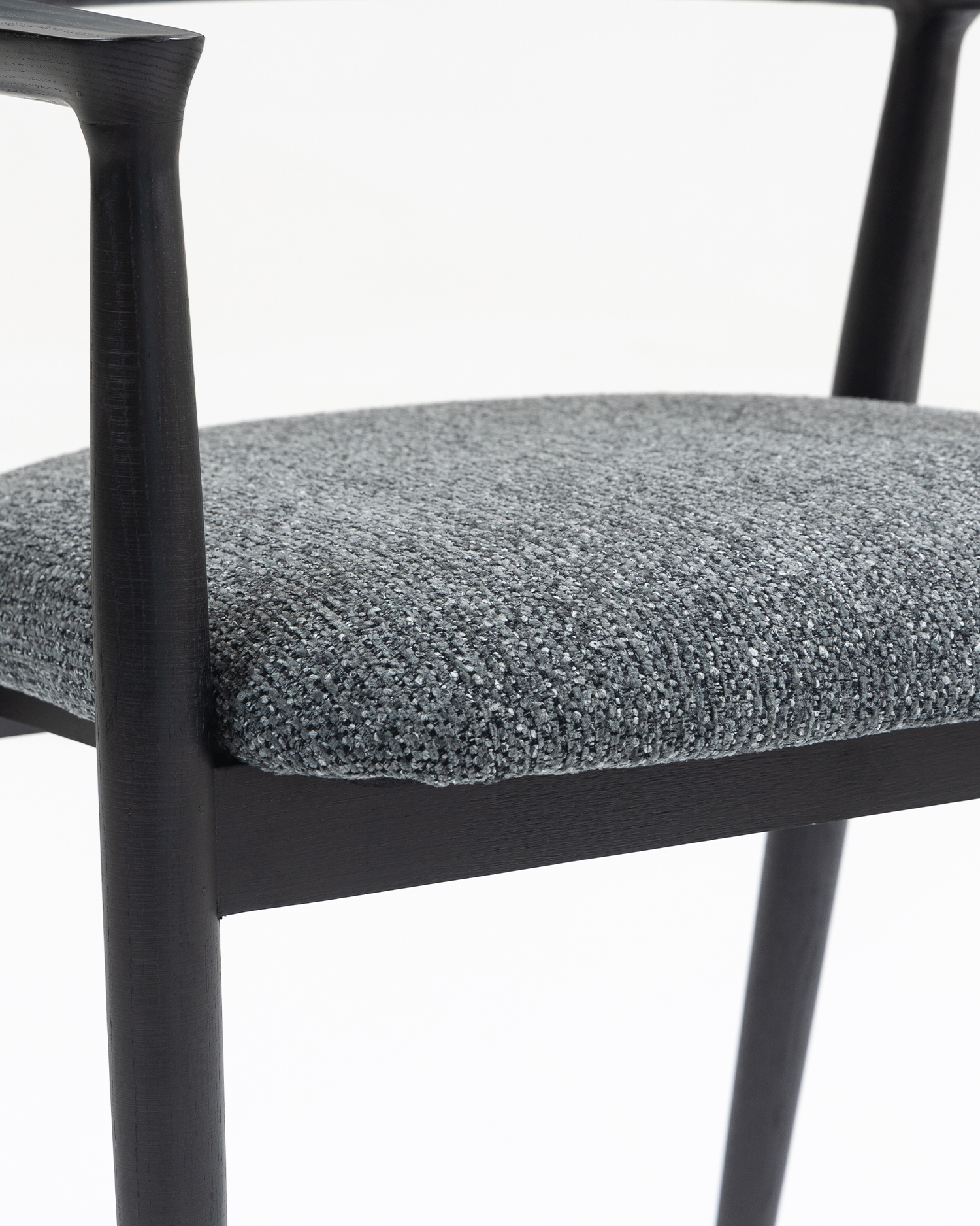 মিনিমালিস্ট আর্মরেস্ট কাঠের চেয়ার মিনিমালিস্ট আর্মরেস্ট কাঠের চেয়ার