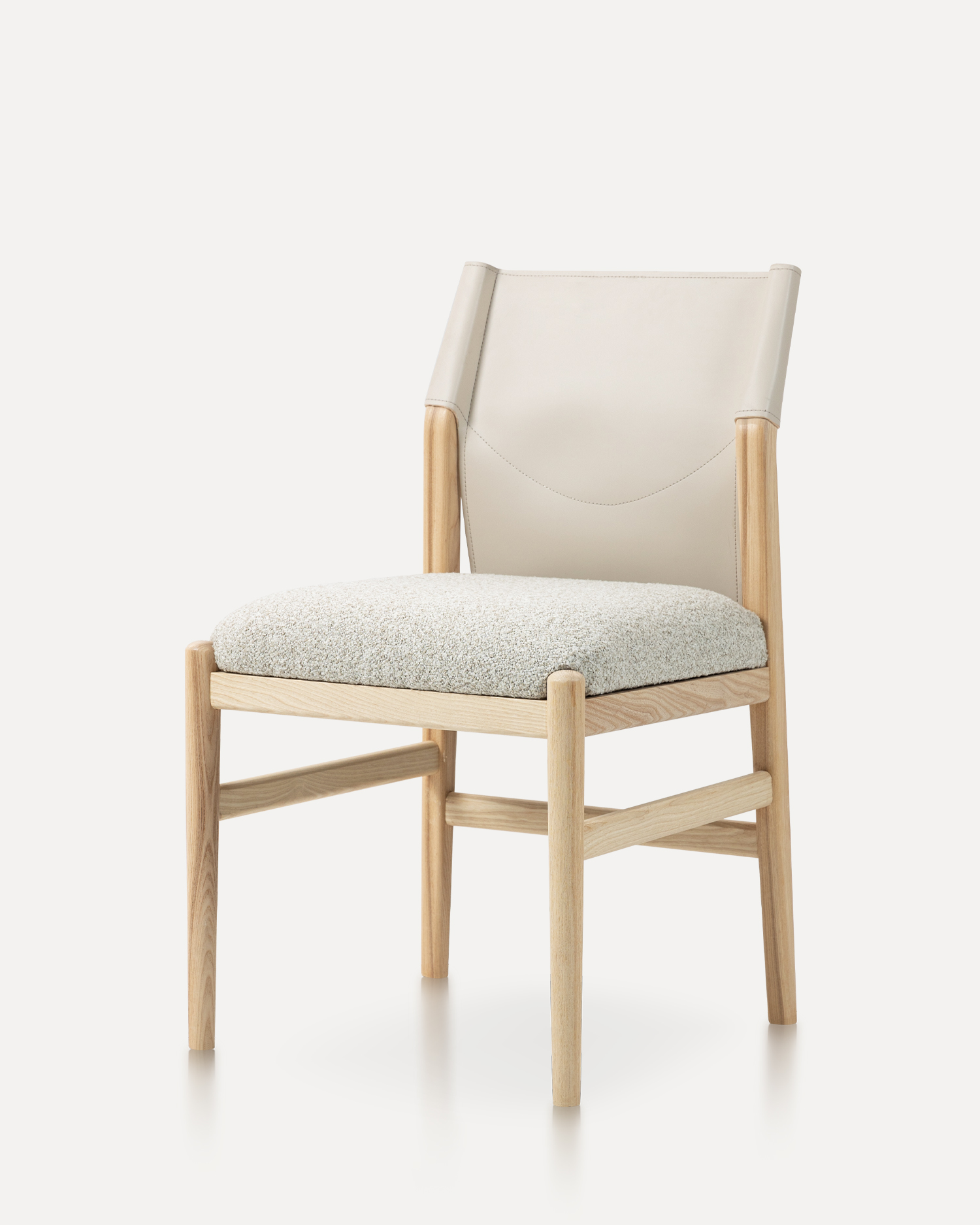 আরামদায়ক স্যাডল চামড়ার কাঠের চেয়ার