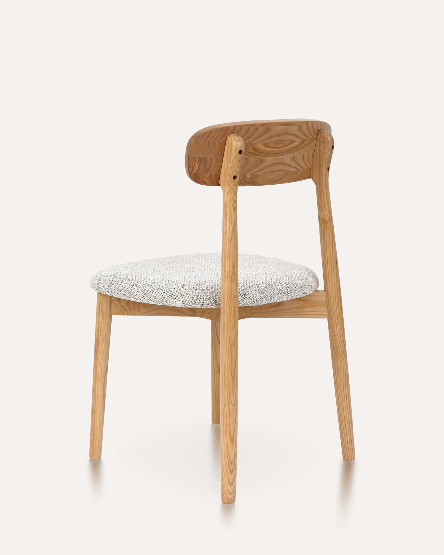 আখরোট-টোনড ক্লাসিক কাঠের চেয়ারগুলি আখরোট-টোনড ক্লাসিক কাঠের চেয়ারগুলি