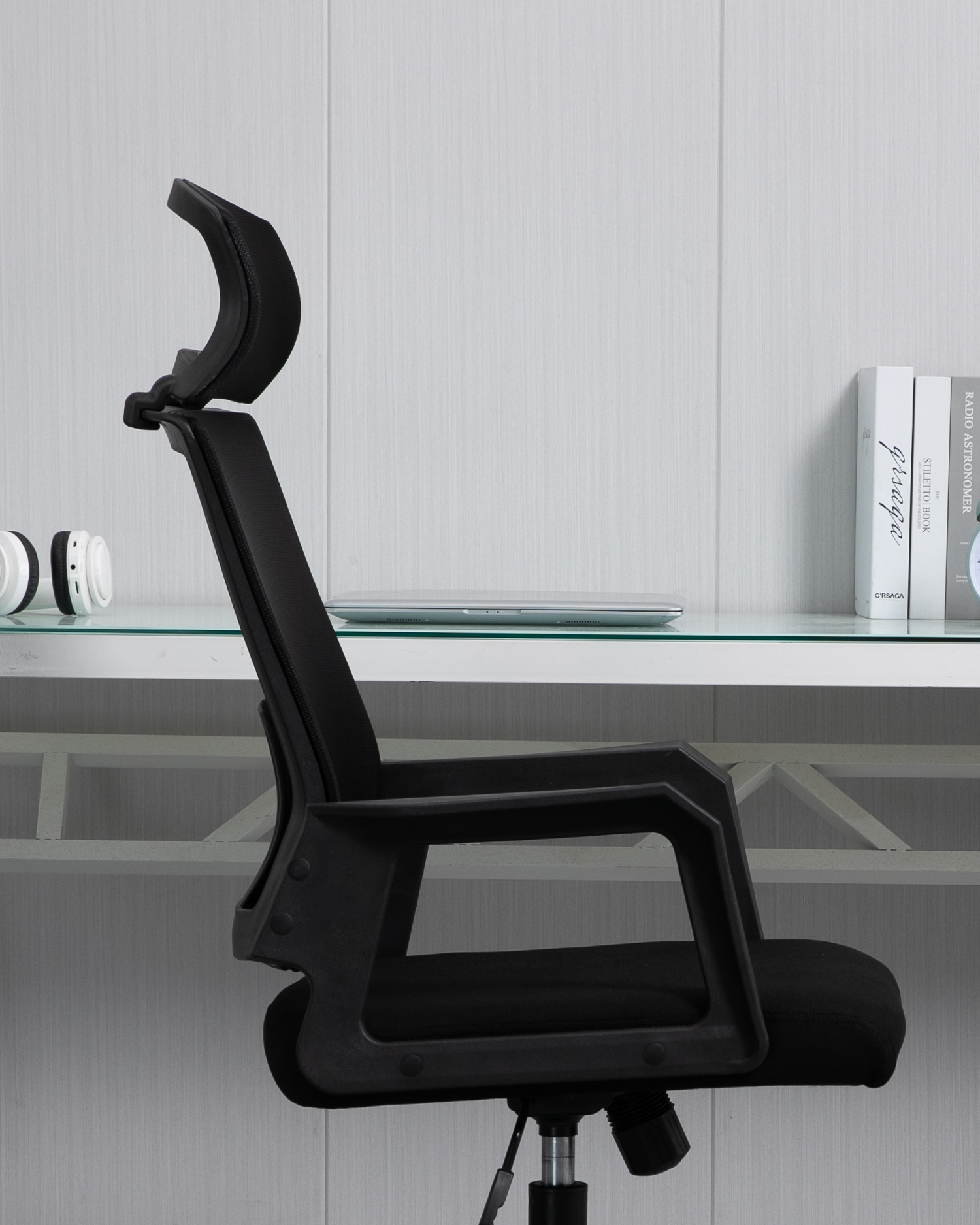 হোয়াইট ফ্রেম হাই ব্যাক অফিস চেয়ার হোয়াইট ফ্রেম হাই ব্যাক অফিস চেয়ার