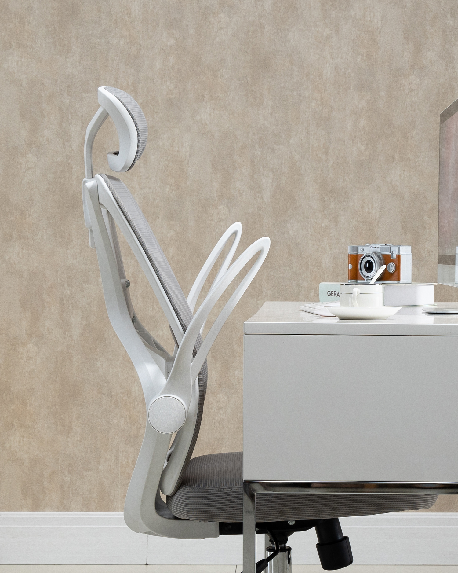 আর্গোনমিক স্টাইলিশ অফিস চেয়ার আর্গোনমিক স্টাইলিশ অফিস চেয়ার